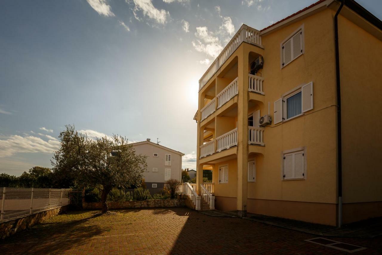 Apartment Josephine 2 Malinska Exterior foto